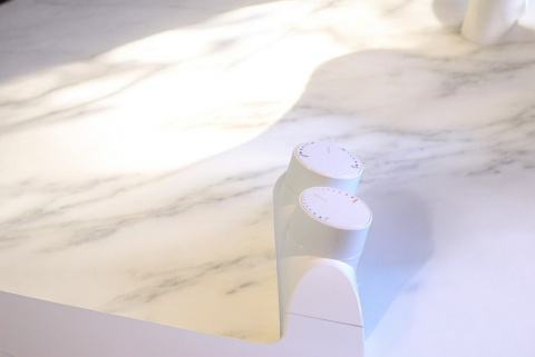 Bidet pod deskę WC, na ciepłą i zimną wodę, z podwójną wysuwaną dyszą samoczyszczącą Bidet pod deskę WC, na ciepłą i zimną wodę, z podwójną wysuwaną dyszą samoczyszczącą