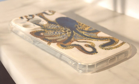 Etui na iPhone'a 13 Pro Max, wykonany z TPU. Etui na iPhone'a 13 Pro Max, wykonany z TPU.