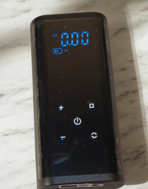 Kompresor bezprzewodowy 6000 mAh, 150 PSI (10 Bar), powerbank Kompresor bezprzewodowy 6000 mAh, 150 PSI (10 Bar), powerbank