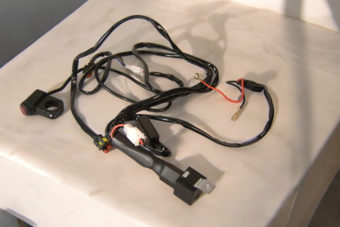 Wiązka przewodów LED motocyklowych, 480 W, 14 AWG, wodoodporne okablowanie z przekaźnikiem i przełącznikiem Wiązka przewodów LED motocyklowych, 480 W, 14 AWG, wodoodporne okablowanie z przekaźnikiem i przełącznikiem
