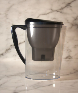 Dzbanek filtrujący AmazonBasics 2,3 l