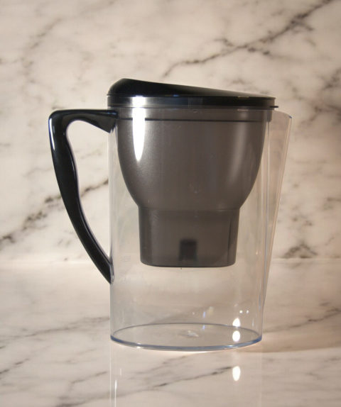 Dzbanek filtrujący AmazonBasics 2,3 l Dzbanek filtrujący AmazonBasics 2,3 l