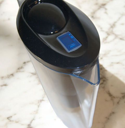 Dzbanek filtrujący AmazonBasics 2,3 l Dzbanek filtrujący AmazonBasics 2,3 l