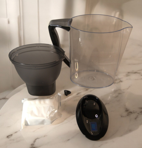 Dzbanek filtrujący AmazonBasics 2,3 l Dzbanek filtrujący AmazonBasics 2,3 l